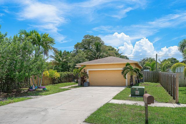 2406 SUNDY Avenue, Delray Beach, FL 33444