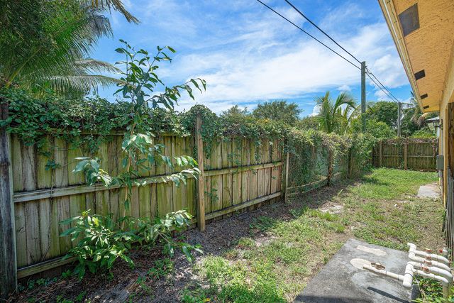 2406 SUNDY Avenue, Delray Beach, FL 33444
