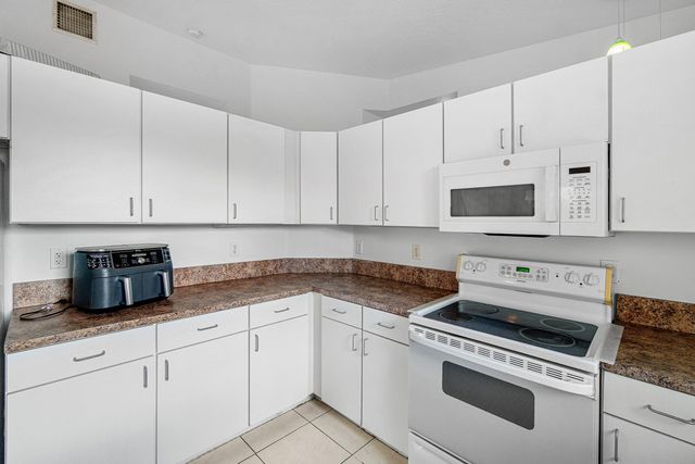 2406 SUNDY Avenue, Delray Beach, FL 33444