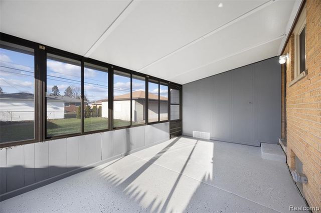 31656 Summers Street, Livonia, MI 48154