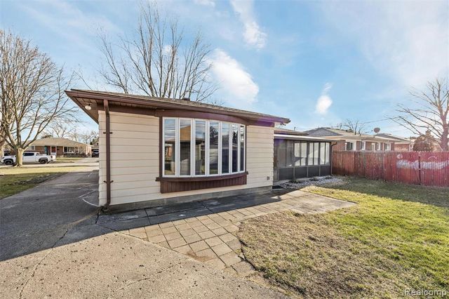 31656 Summers Street, Livonia, MI 48154