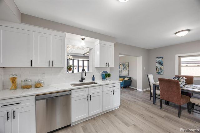 31656 Summers Street, Livonia, MI 48154