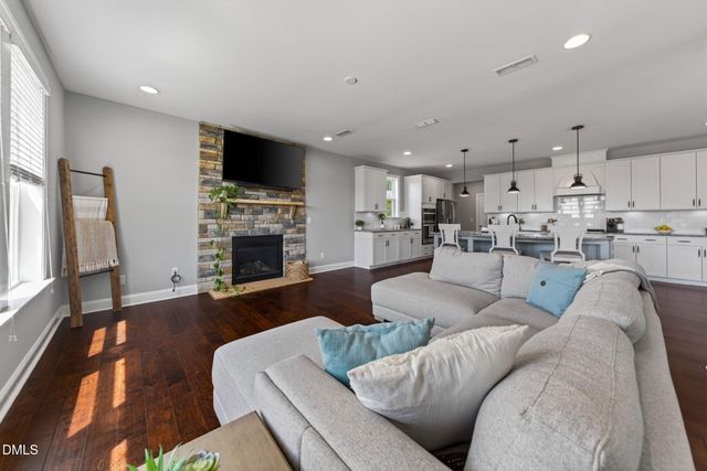 4900 Sunset Stream Drive, Fuquay Varina, NC 27526