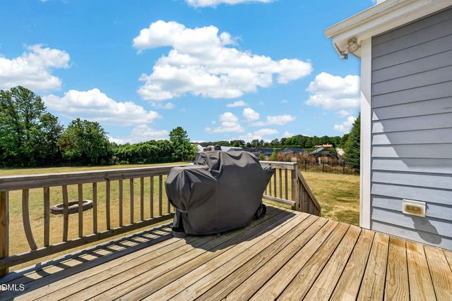 4900 Sunset Stream Drive, Fuquay Varina, NC 27526