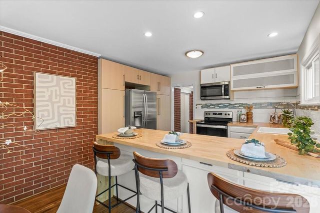 4439 Applegate Road, Charlotte, NC 28209
