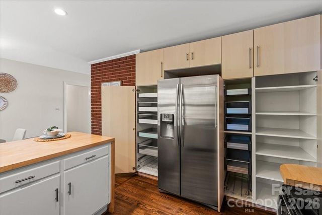 4439 Applegate Road, Charlotte, NC 28209