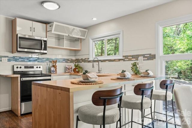 4439 Applegate Road, Charlotte, NC 28209