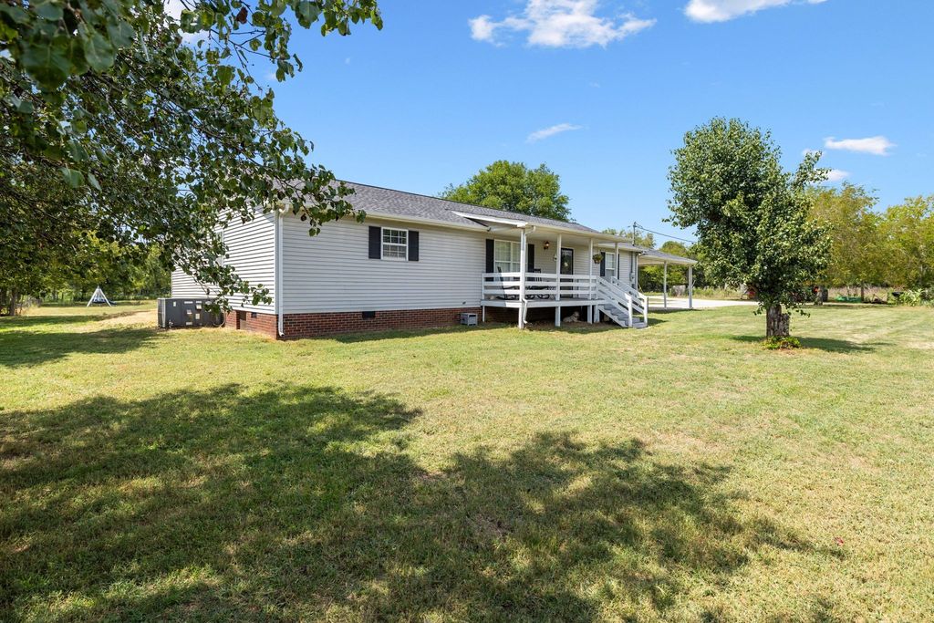 1936 Word Rd, Lewisburg, TN 37091