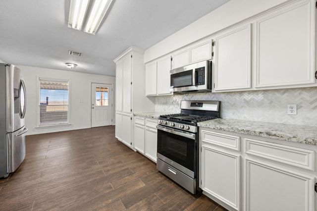 19214 County Road 268, East Bernard, TX 77435