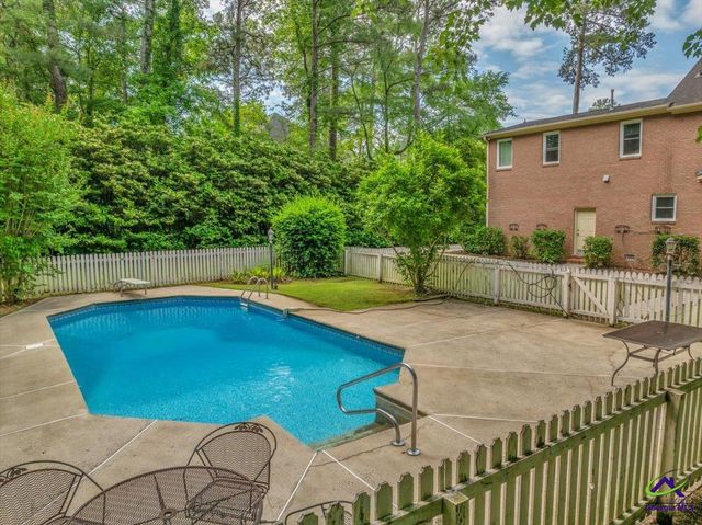 131 Ashford Park, Macon, GA 31210