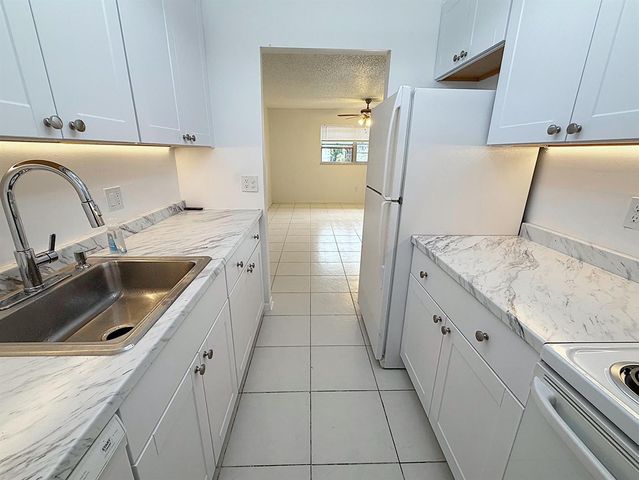 650 SW 2nd SW 2480, Boca Raton, FL 33432