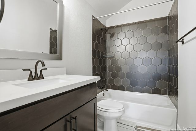 403 Lake Champlain, New Braunfels, TX 78130