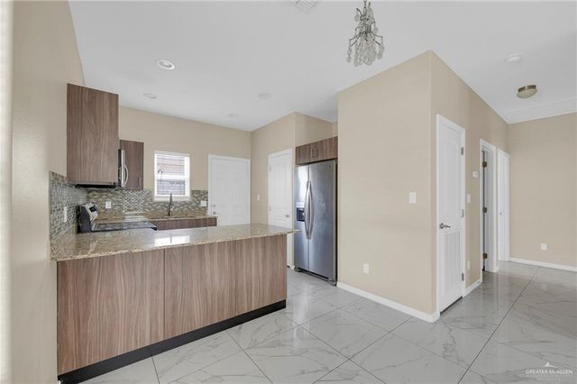 412 Carlisle Avenue 4, Edinburg, TX 78539