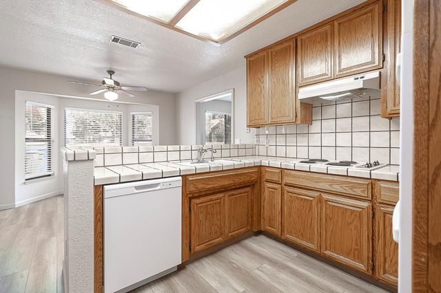 2197 Candy Cane Walk, Manteca, CA 95336