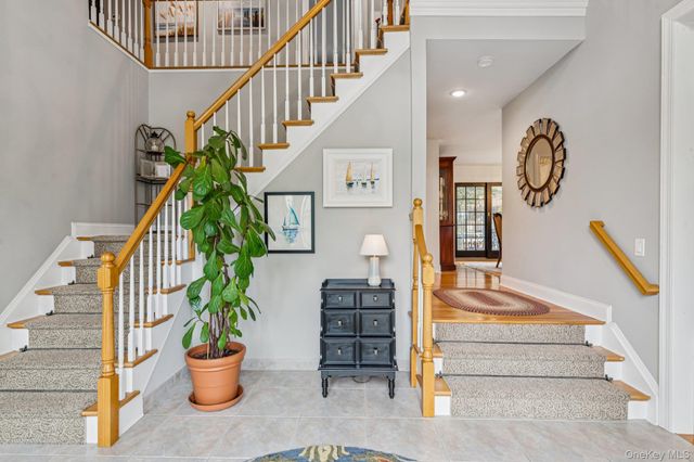 76 Harbor Road, Head Of The Harbor, NY 11780