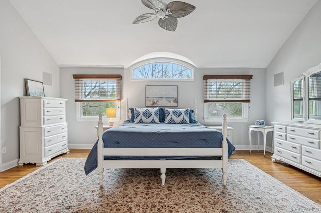 76 Harbor Road, Head Of The Harbor, NY 11780