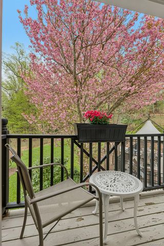 76 Harbor Road, Head Of The Harbor, NY 11780