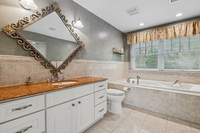 76 Harbor Road, Head Of The Harbor, NY 11780