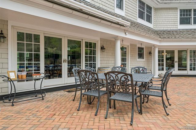 76 Harbor Road, Head Of The Harbor, NY 11780