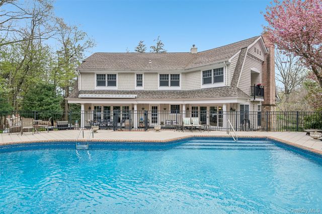 76 Harbor Road, Head Of The Harbor, NY 11780