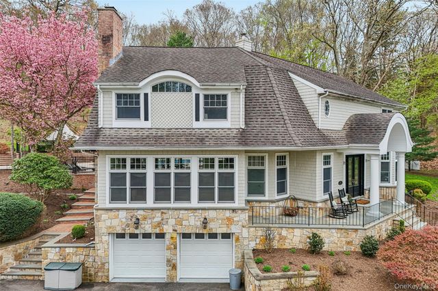 76 Harbor Road, Head Of The Harbor, NY 11780