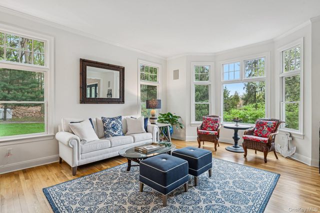 76 Harbor Road, Head Of The Harbor, NY 11780