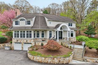 76 Harbor Road, Head Of The Harbor, NY 11780