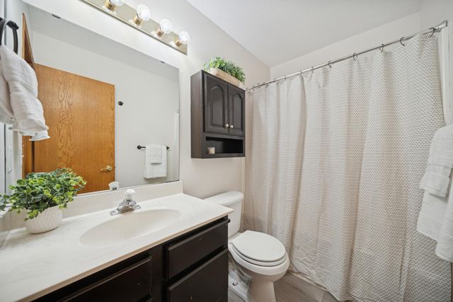 532 7th Street SW, Pine Island, MN 55963