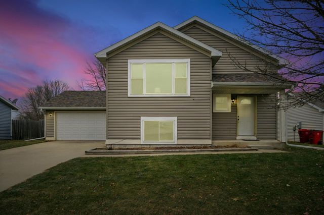 532 7th Street SW, Pine Island, MN 55963