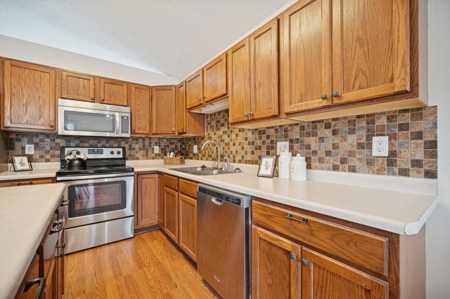 532 7th Street SW, Pine Island, MN 55963