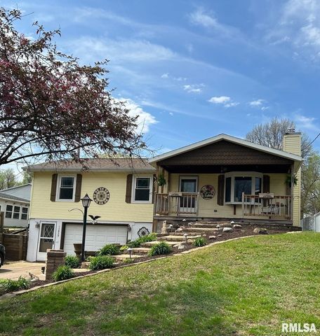13829 1ST Street, Pekin, IL 61554