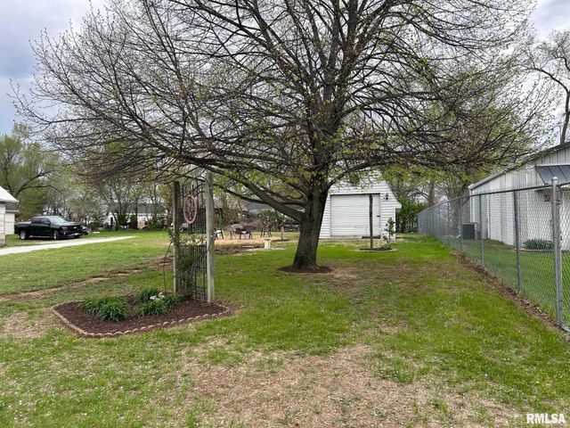 13829 1ST Street, Pekin, IL 61554