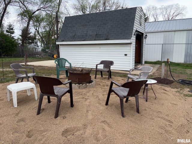 13829 1ST Street, Pekin, IL 61554