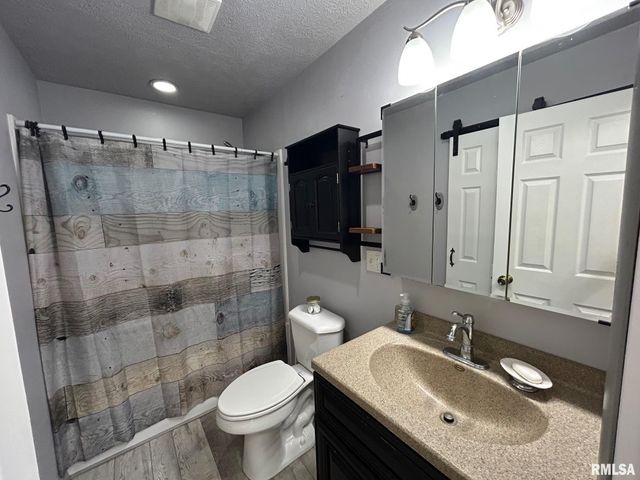 13829 1ST Street, Pekin, IL 61554