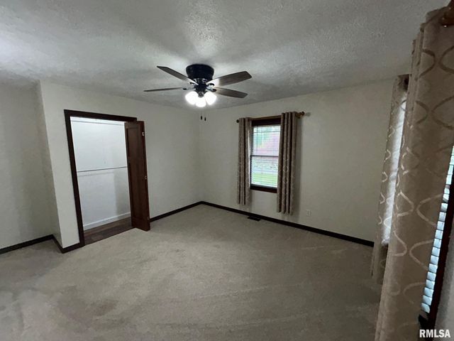 13829 1ST Street, Pekin, IL 61554