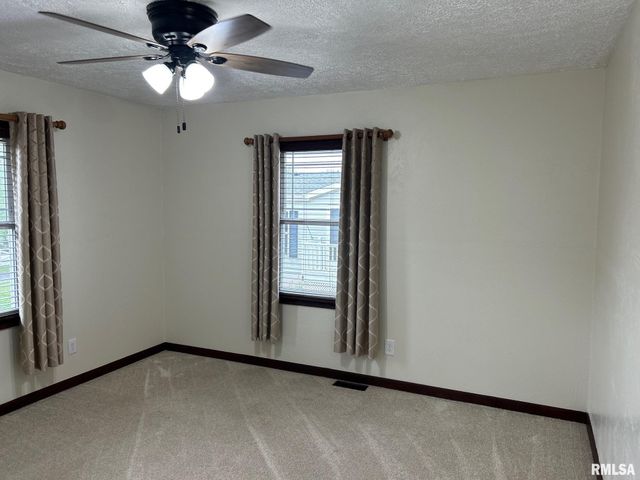 13829 1ST Street, Pekin, IL 61554