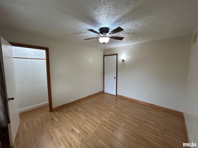 13829 1ST Street, Pekin, IL 61554