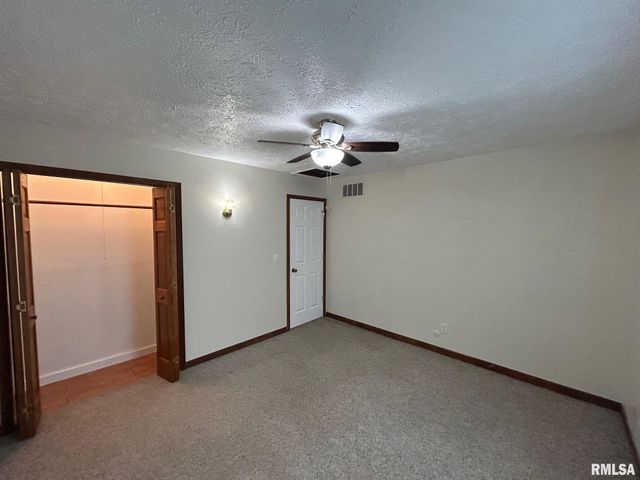 13829 1ST Street, Pekin, IL 61554