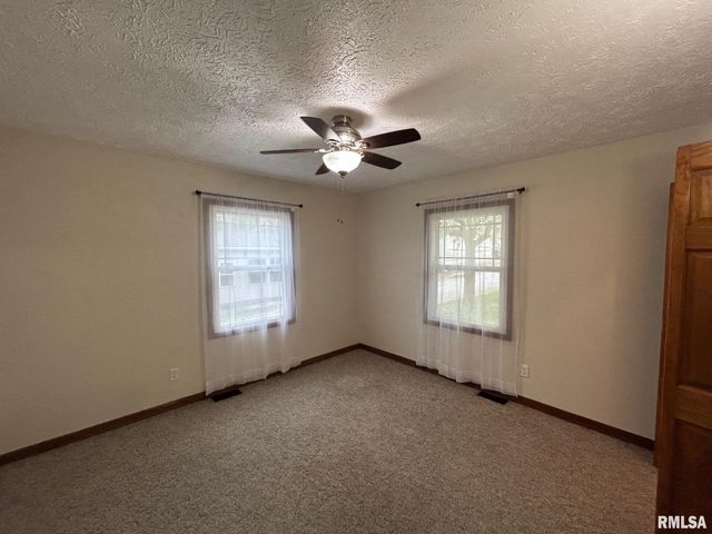 13829 1ST Street, Pekin, IL 61554