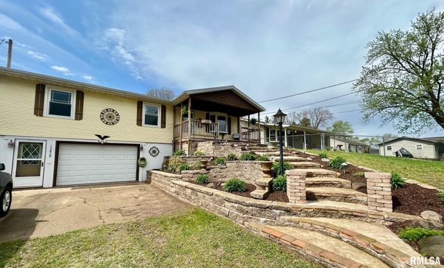13829 1ST Street, Pekin, IL 61554