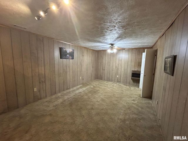 13829 1ST Street, Pekin, IL 61554