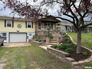 13829 1ST Street, Pekin, IL 61554