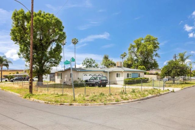 6564 Lynwood Way, Highland, CA 92346