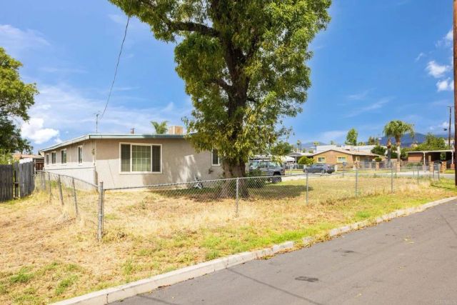 6564 Lynwood Way, Highland, CA 92346