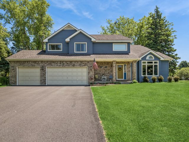 8814 Galleria Court, Spring Grove, IL 60081