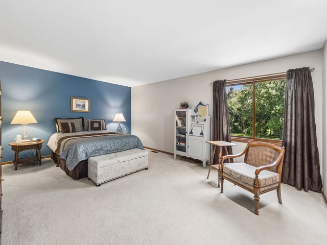 8814 Galleria Court, Spring Grove, IL 60081