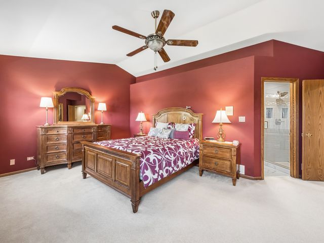 8814 Galleria Court, Spring Grove, IL 60081