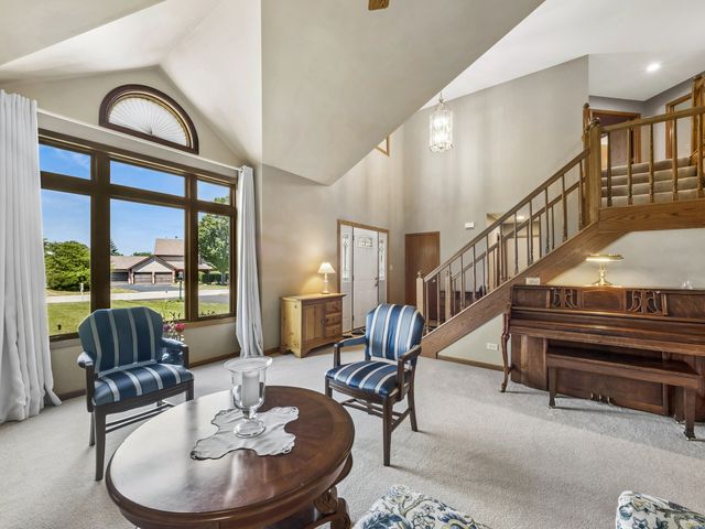 8814 Galleria Court, Spring Grove, IL 60081