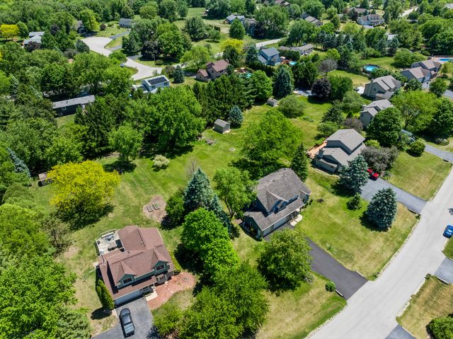 8814 Galleria Court, Spring Grove, IL 60081