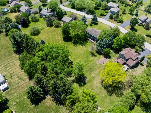 8814 Galleria Court, Spring Grove, IL 60081